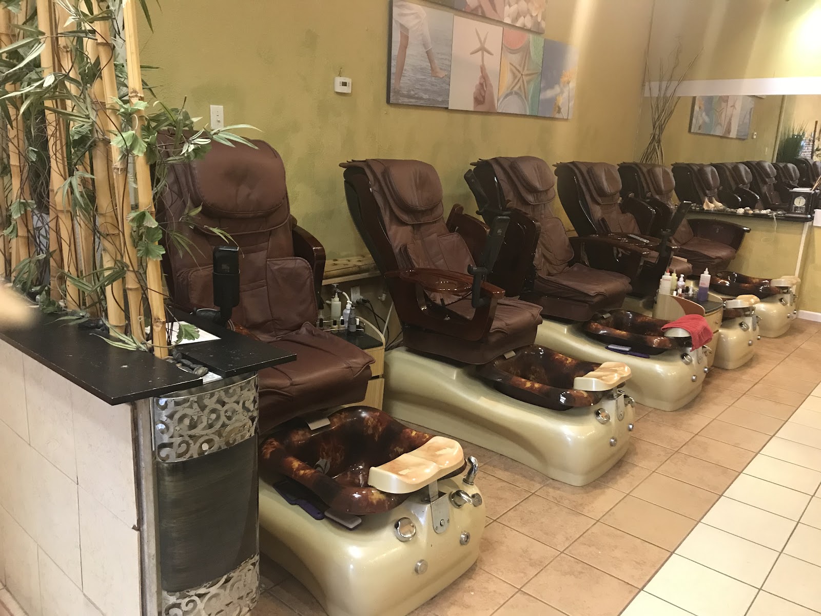 Julie Nails & Spa nail work in Kenosha, Wisconsin