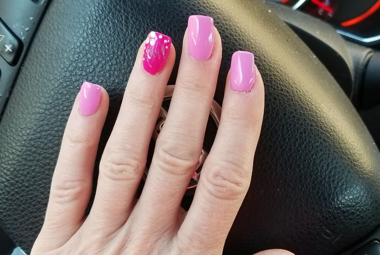 Julie Nails & Spa nail photo 1